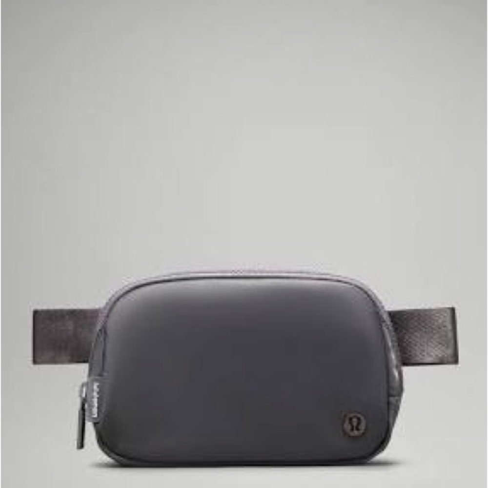 lululemon athletica gray belt bag